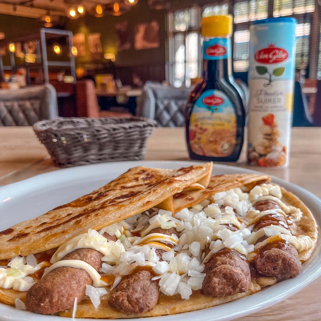 frikandel speciaal pannenkoek